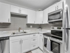 1913 S Ocean Dr 113, Hallandale Beach FL 33009