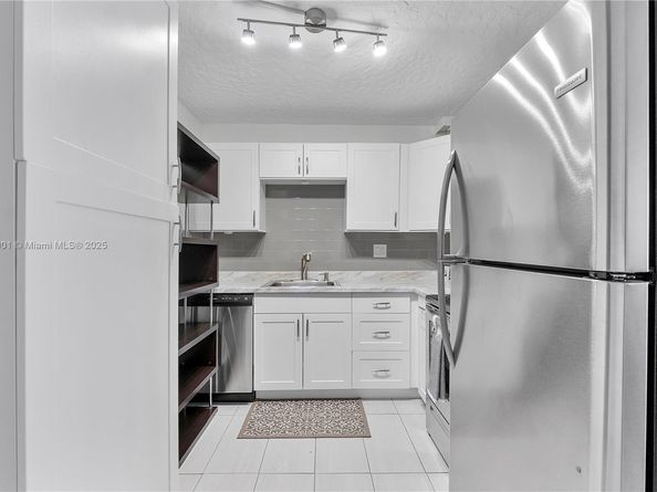 1913 S Ocean Dr 113, Hallandale Beach FL 33009