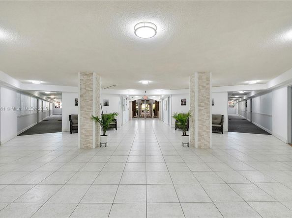 1913 S Ocean Dr 113, Hallandale Beach FL 33009