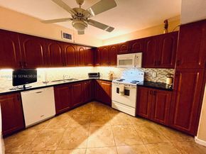 2806 N 46th Ave D537, Hollywood FL 33021