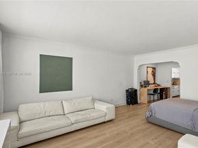 717 Espanola Way 111, Miami Beach FL 33139