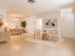 565 NE 160th Ter, Miami FL 33162