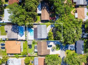 565 NE 160th Ter, Miami FL 33162