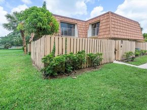 839 Blue Ridge Cir 839, West Palm Beach FL 33409