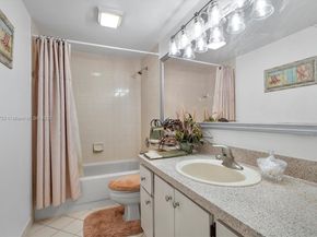 839 Blue Ridge Cir 839, West Palm Beach FL 33409