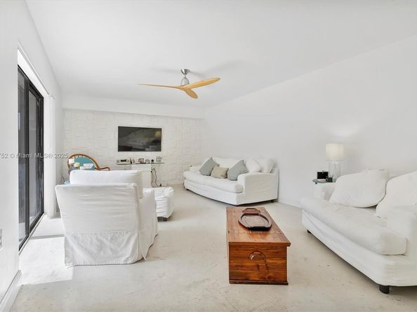 839 Blue Ridge Cir 839, West Palm Beach FL 33409