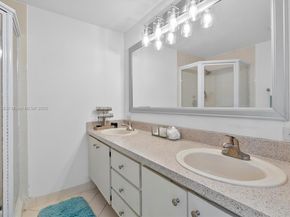 839 Blue Ridge Cir 839, West Palm Beach FL 33409