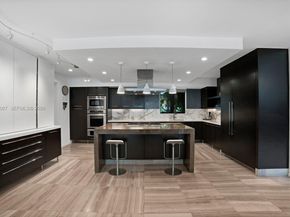 6840 Sunrise Pl, Coral Gables FL 33133