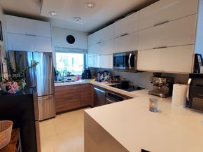 601 NE 36th St 1310, Miami FL 33137
