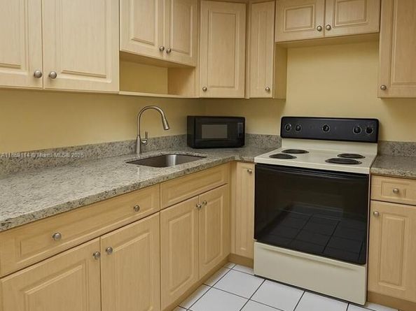 4709 NW 7th St 1059, Miami FL 33126