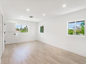 2039 NE 172nd St, North Miami Beach FL 33162