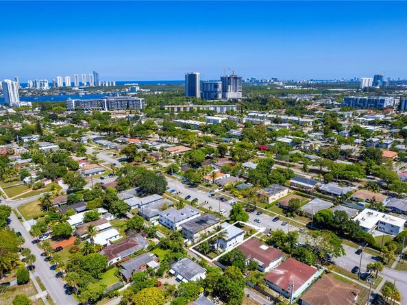 2039 NE 172nd St, North Miami Beach FL 33162