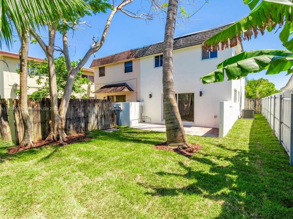 2039 NE 172nd St, North Miami Beach FL 33162