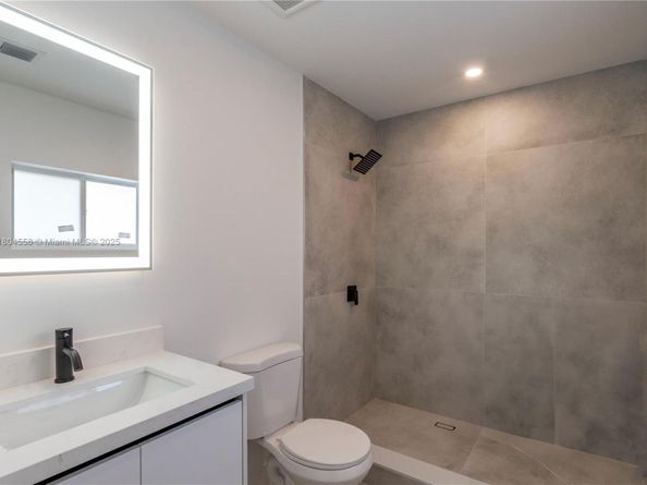 2039 NE 172nd St, North Miami Beach FL 33162