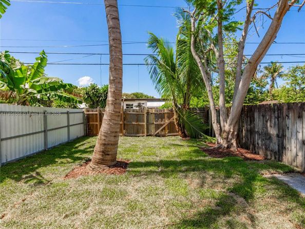 2039 NE 172nd St, North Miami Beach FL 33162
