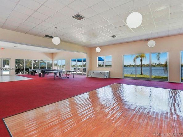 1075 NE Miami Gardens Dr 610, Miami FL 33179