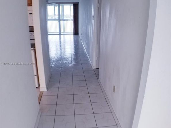 1075 NE Miami Gardens Dr 610, Miami FL 33179