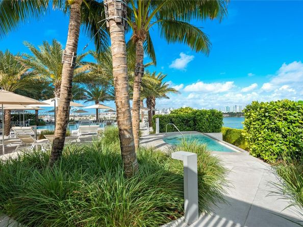 450 Alton Rd 1907, Miami Beach FL 33139