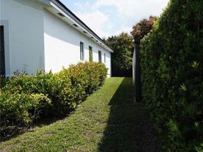 16869 SW 109th Pl, Miami FL 33157
