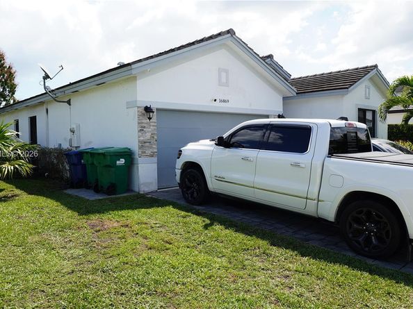 16869 SW 109th Pl, Miami FL 33157