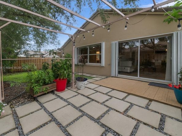 16410 Sapphire Bnd, Weston FL 33331