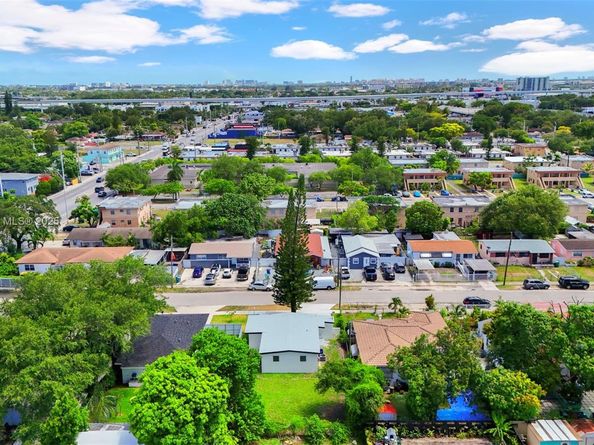 3231 NW 48th Ter, Miami FL 33142
