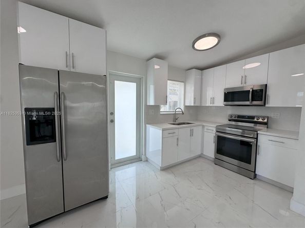 3231 NW 48th Ter, Miami FL 33142