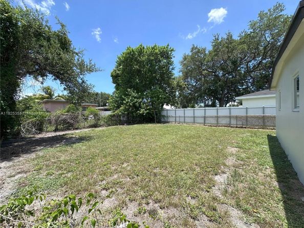 3231 NW 48th Ter, Miami FL 33142
