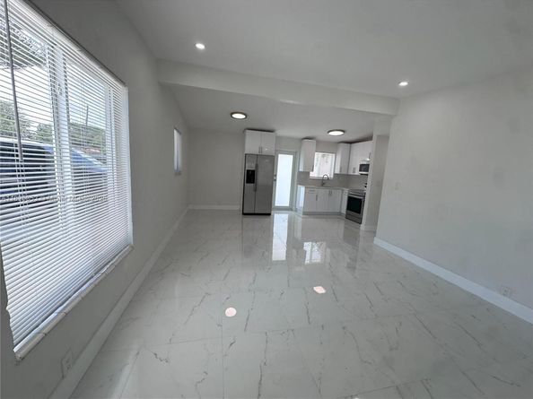 3231 NW 48th Ter, Miami FL 33142