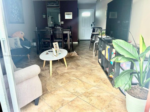 1400 Tallwood Ave 303, Hollywood FL 33021