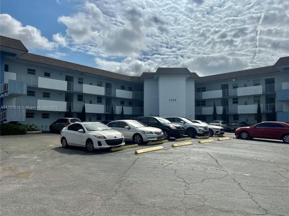 1400 Tallwood Ave 303, Hollywood FL 33021