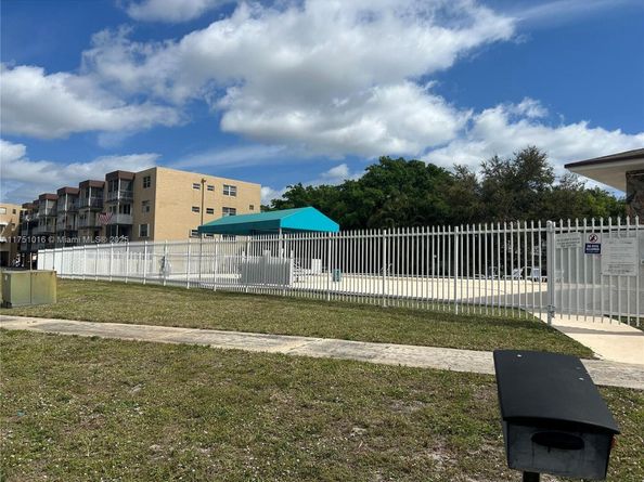 1400 Tallwood Ave 303, Hollywood FL 33021