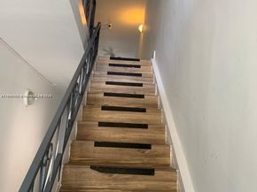 2500 NE 192nd St, Miami FL 33180