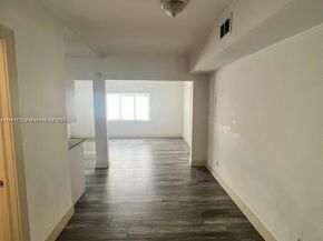 2500 NE 192nd St, Miami FL 33180