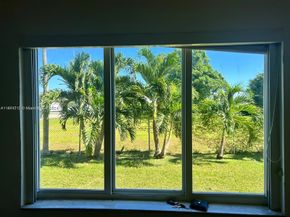 2500 NE 192nd St, Miami FL 33180