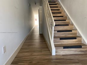 2500 NE 192nd St, Miami FL 33180