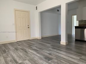 2500 NE 192nd St, Miami FL 33180