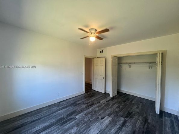 2500 NE 192nd St, Miami FL 33180