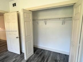 2500 NE 192nd St, Miami FL 33180