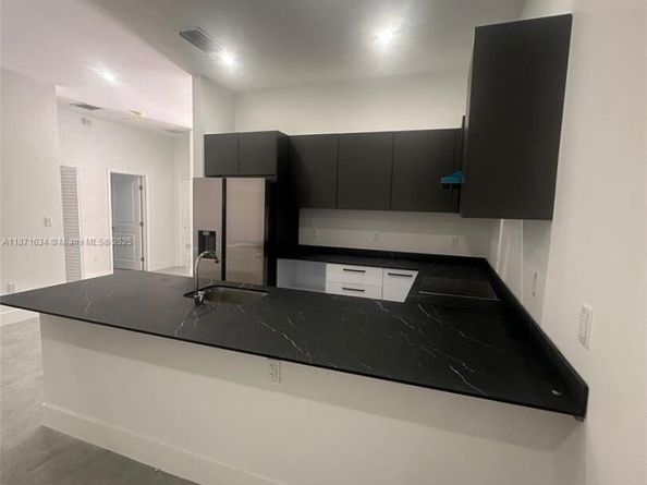 2423 NW 23rd Ln, Fort Lauderdale FL 33311