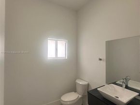 2423 NW 23rd Ln, Fort Lauderdale FL 33311