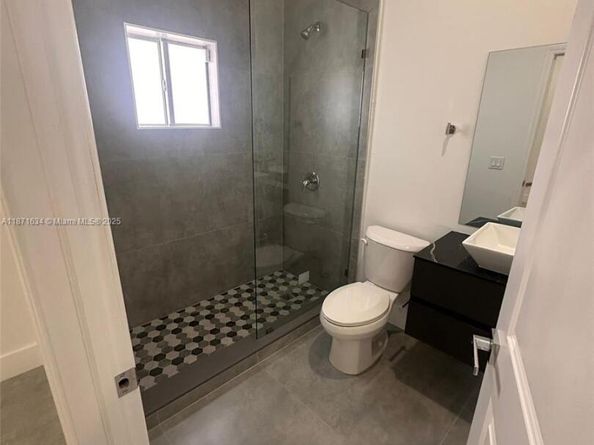 2423 NW 23rd Ln, Fort Lauderdale FL 33311