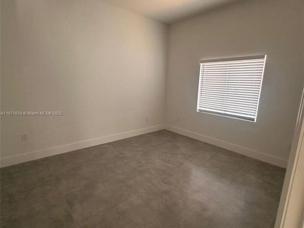 2423 NW 23rd Ln, Fort Lauderdale FL 33311