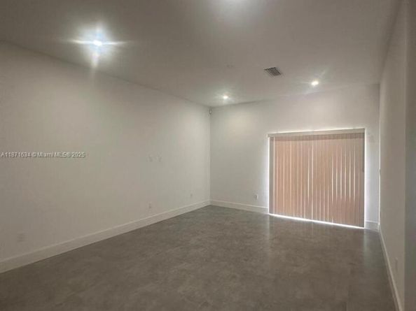 2423 NW 23rd Ln, Fort Lauderdale FL 33311
