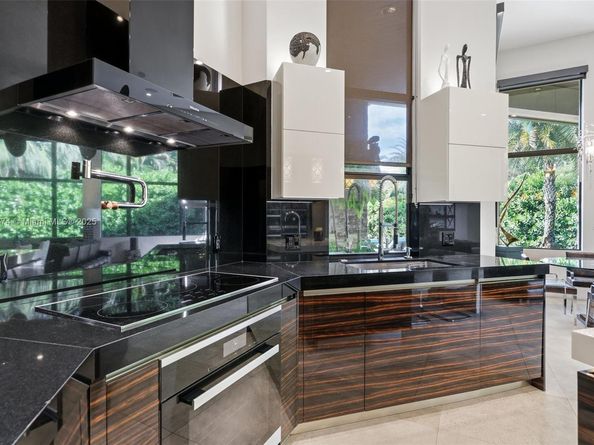 12321 NW 2nd St, Plantation FL 33325