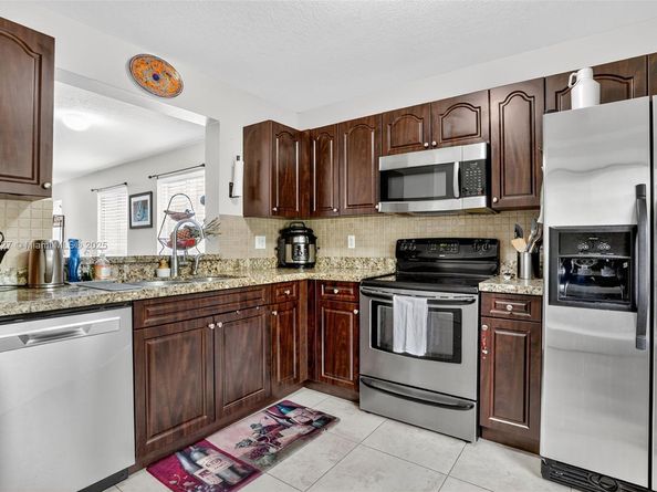 6235 SW 47th Mnr 201, Davie FL 33314
