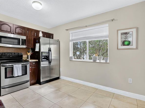 6235 SW 47th Mnr 201, Davie FL 33314