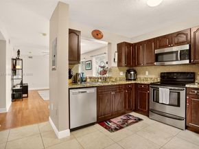 6235 SW 47th Mnr 201, Davie FL 33314
