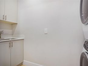 3075 Mary St, Miami FL 33133