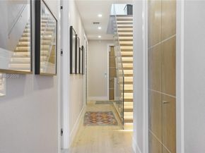 3075 Mary St, Miami FL 33133